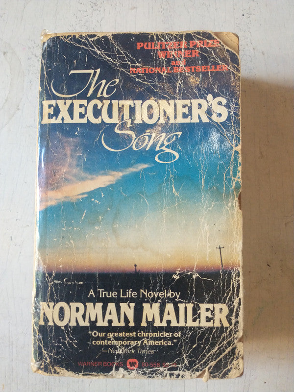 Libro usado en venta: The executioner's song de Norman Mailer; editorial Warner Books impreso en 1979 realizamos envios a todo el mundo.1