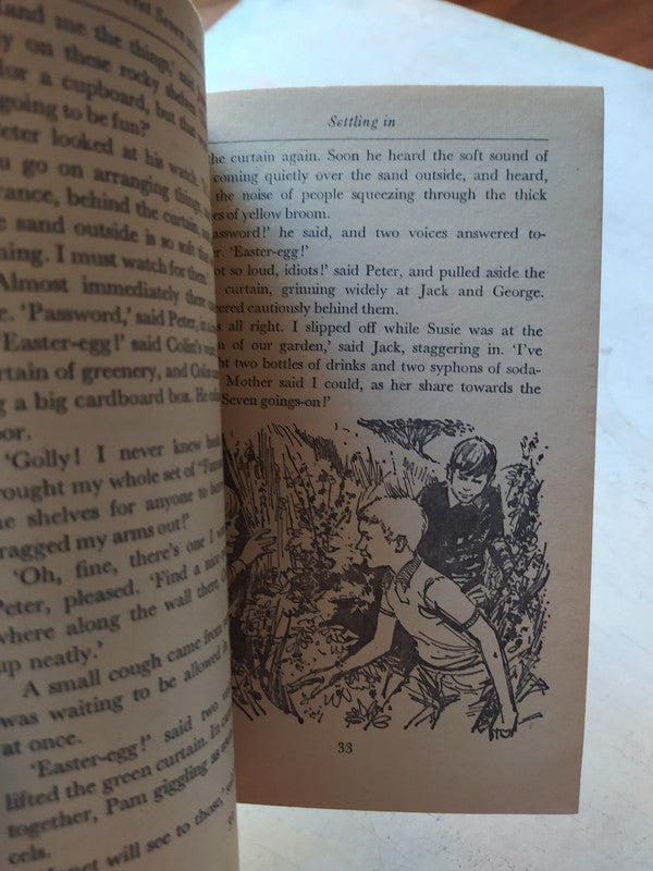 Libro usado en venta: The sea of adventure de Enid Blyton; editorial Piccolo impreso en 1979 realizamos envios a todo el mundo.2