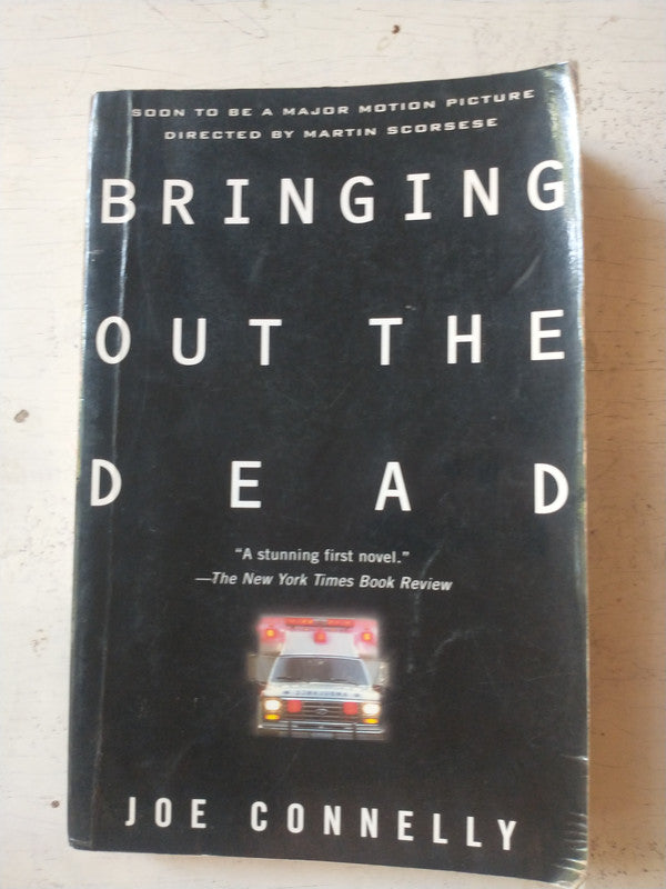 Libro usado en venta: Bringing out the dead de Joe Connelly; editorial Vintage impreso en 1998 realizamos envios a todo el mundo.1