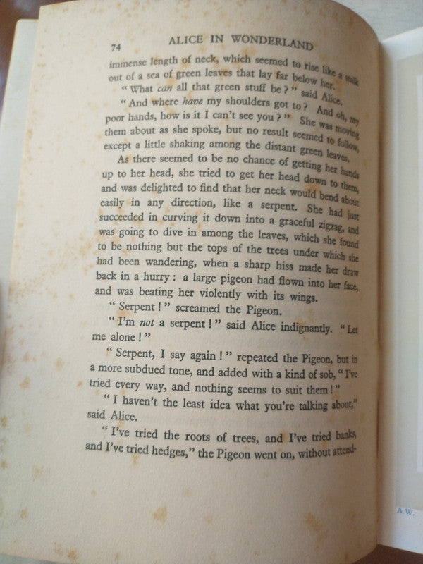Libro usado en venta: Alice in wonderland - 16 plates in colour de Lewis Carroll; editorial Ward Lock realizamos envios a todo el mundo.4