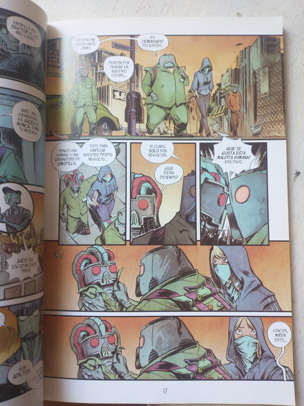 Libro usado en venta: Distopia Vol. 1 de Autores - Varios; editorial Pictus impreso en 2017 realizamos envios a todo el mundo.3