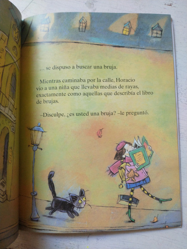 Libro usado en venta: Disculpe??Es usted una bruja? de Emily Horn; editorial Norma impreso en 2007 realizamos envios a todo el mundo.2