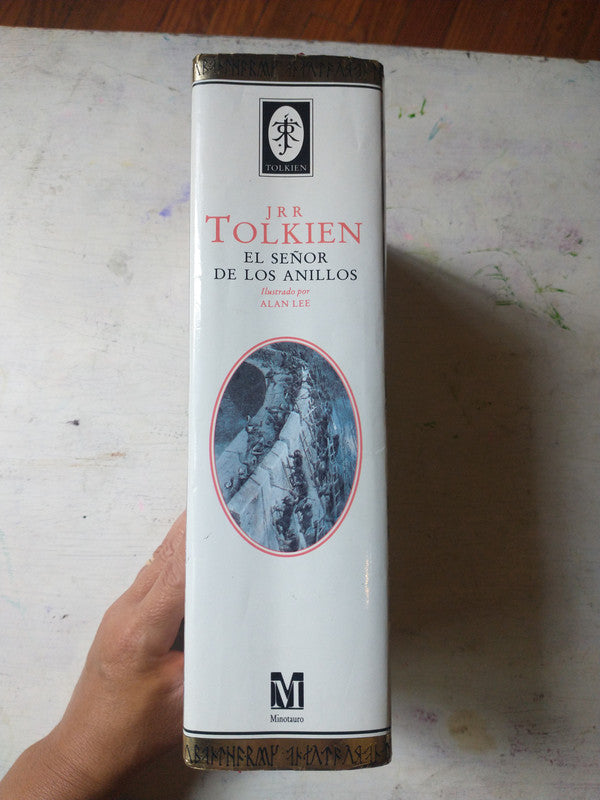 Libro usado en venta: El se?or de los anillos - Ilustrado de J. R. R. Tolkien; editorial Minotauro impreso en 1999 realizamos envios a todo el mundo.4