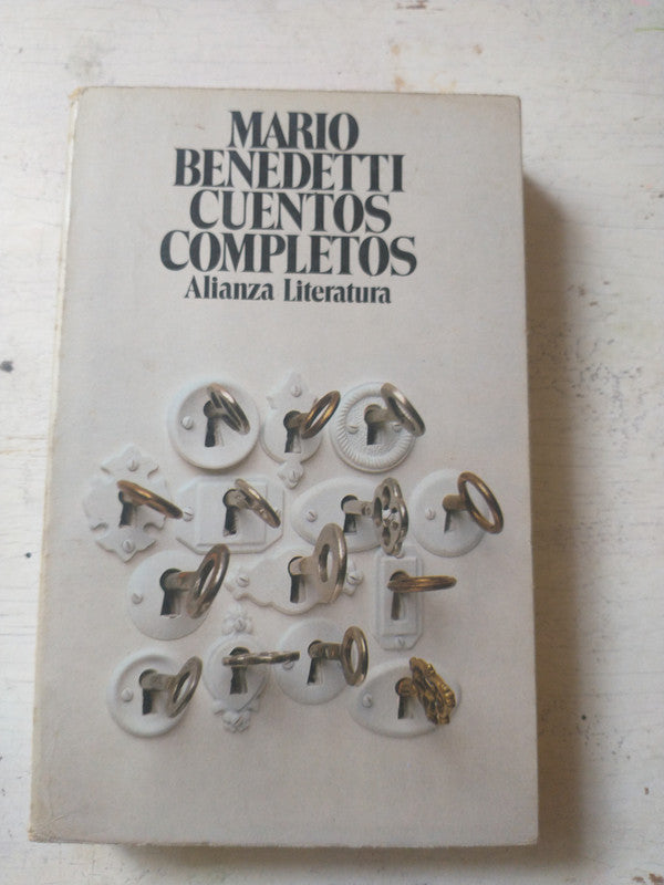 Libro usado en venta: Cuentos completos de Mario Benedetti; editorial Alianza impreso en 1994 realizamos envios a todo el mundo.1