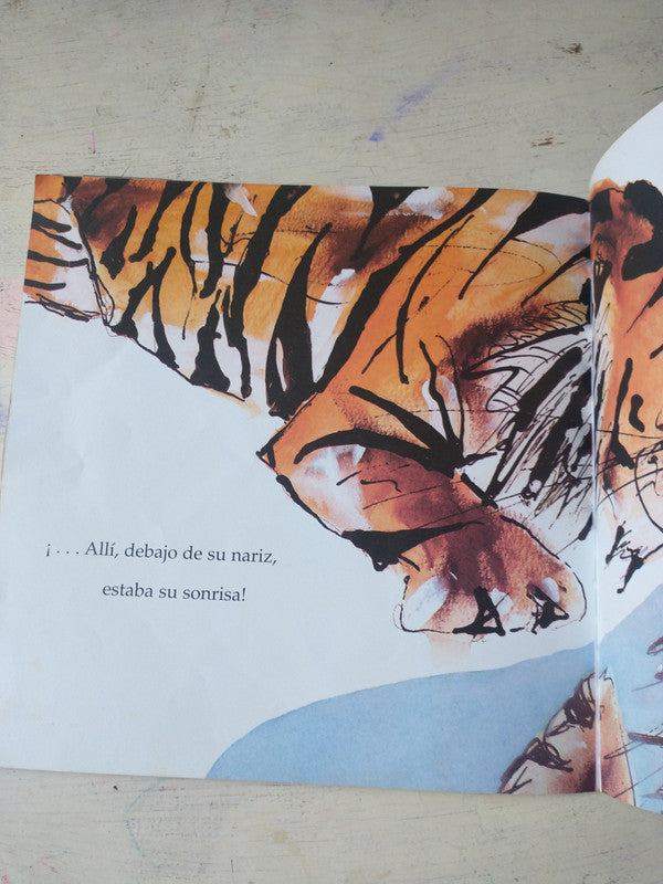 Libro usado en venta: Augusto y su sonrisa de Catherine Rayner; editorial Unaluna impreso en 2007 realizamos envios a todo el mundo.3