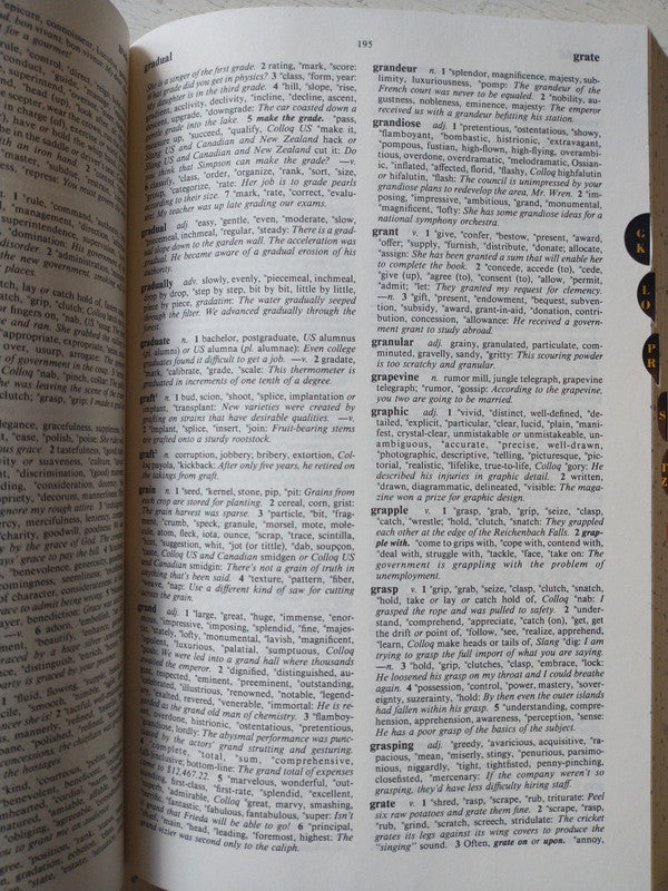 Libro usado en venta: The Oxford Thesaurus de Laurence Urdang; editorial Oxford University Press impreso en 1992 realizamos envios a todo el mundo.3