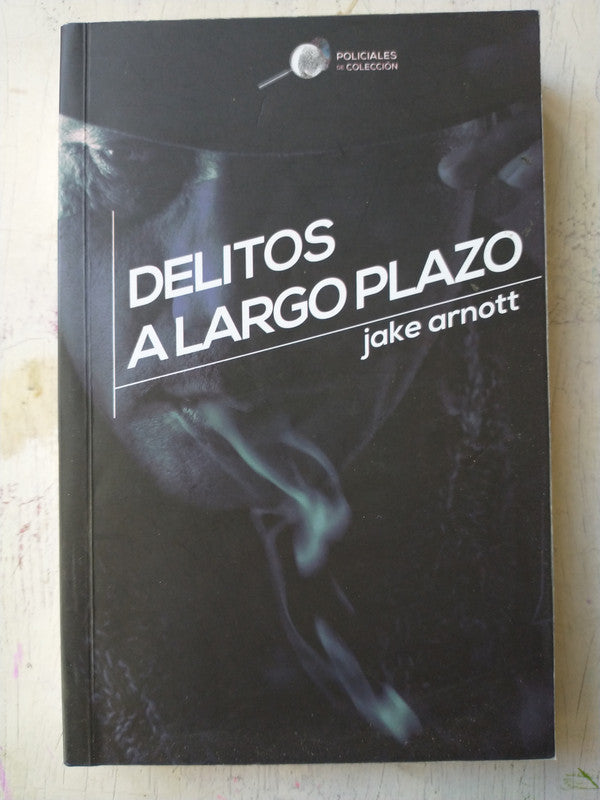 Libro usado en venta: Delitos a largo plazo de Jake Arnott; editorial Random House impreso en 2016 realizamos envios a todo el mundo.1