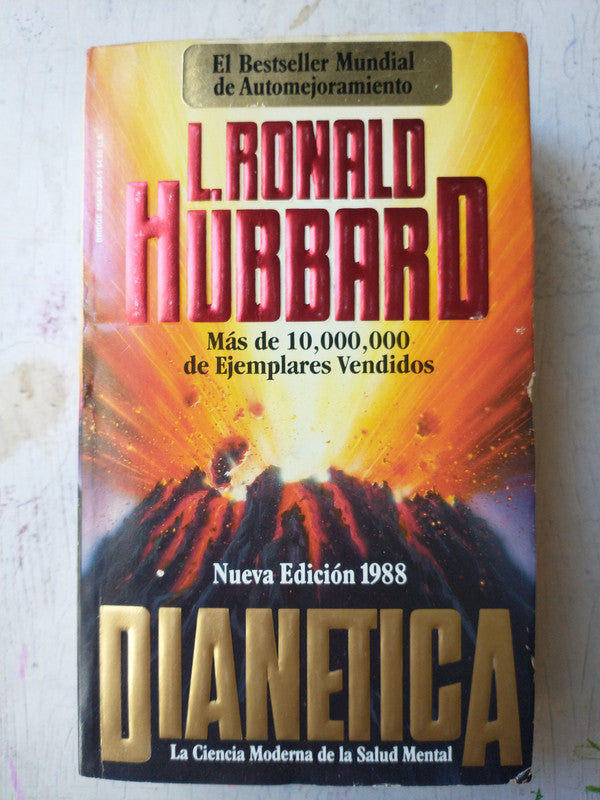 Libro usado en venta: Dianetica - La ciencia moderna de la salud mental de L. Ronald Hubbard; editorial Bridge Publications impreso en 1987.1