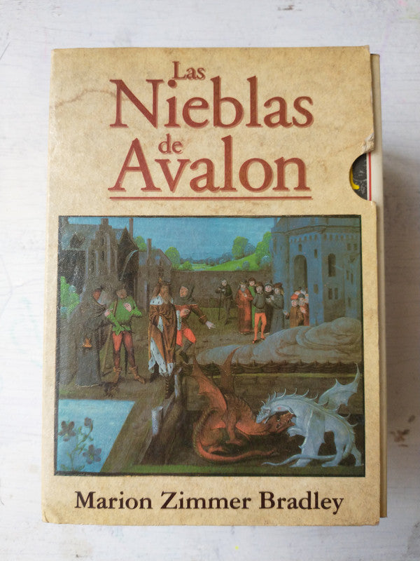 Libro usado en venta: Las nieblas de Avalon (4 Tomos) de Marion Zimmer Bradley; editorial Acervo impreso en 1994 realizamos envios a todo el mundo.2