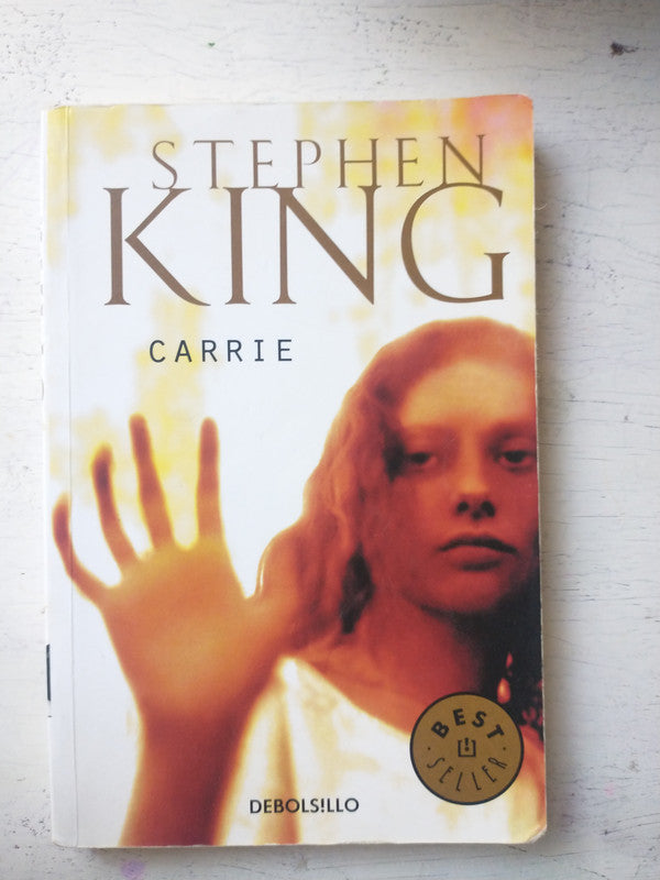 Libro usado en venta: Carrie de Stephen King; editorial De Bolsillo impreso en 2014 realizamos envios a todo el mundo.1