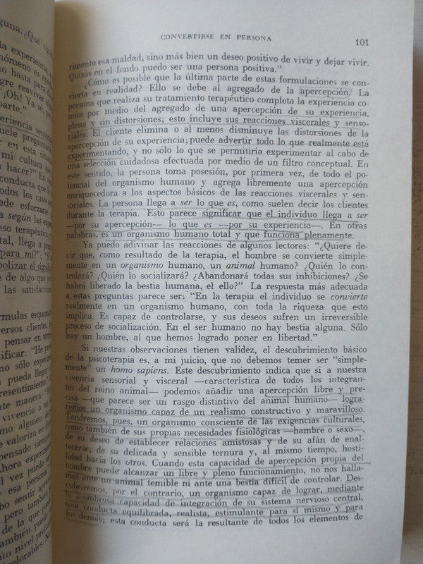 Libro usado en venta: El proceso de convertirse en Persona de Carl R. Rogers; editorial Paidos impreso en 2018 realizamos envios a todo el mundo.2