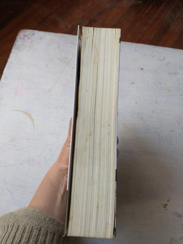 Libro usado en venta: El tiempo entre costuras de Maria Dueñas; editorial Temas de Hoy impreso en 2011 realizamos envios a todo el mundo.2