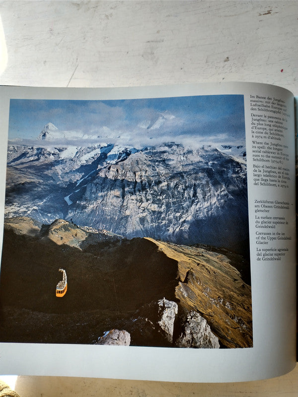 Libro usado en venta: Paraguachoa de Fernando Cervigon; editorial Arte impreso en 1978 realizamos envios a todo el mundo.2