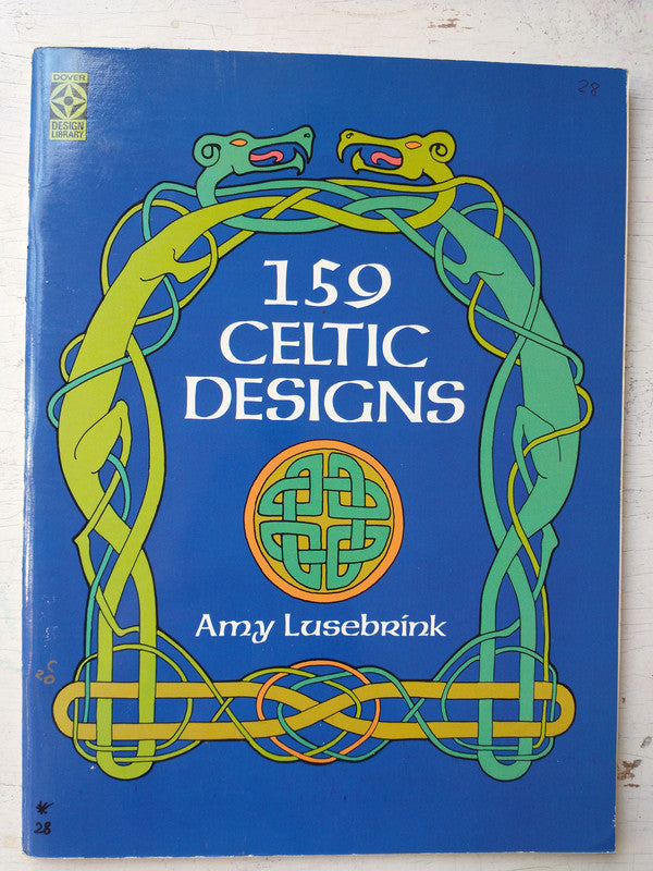 Libro usado en venta: 159 Celtic designs de Amy L. Lusebrink; editorial Dover Publications impreso en 1993 realizamos envios a todo el mundo.1
