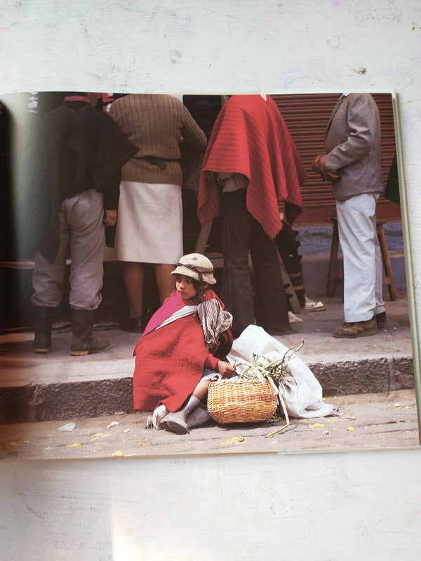 Libro usado en venta: El Ecuador Isla de los Andes de Kevin Kling; editorial Libri Mundi impreso en 1987 realizamos envios a todo el mundo.3