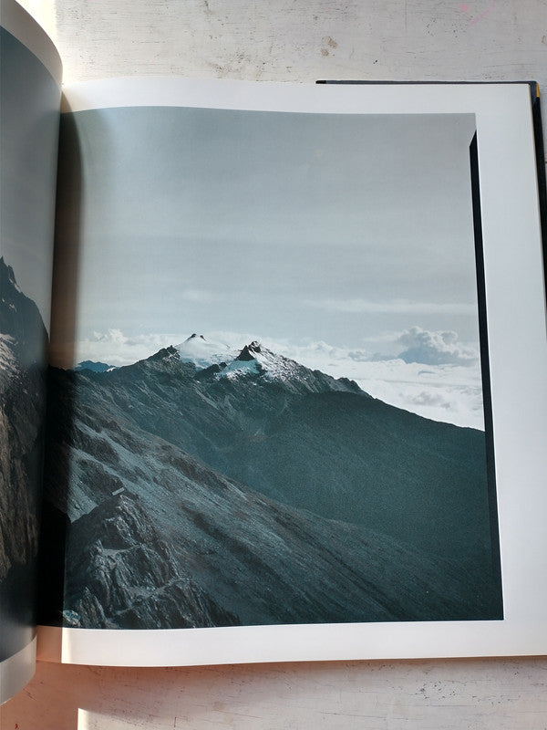 Libro usado en venta: Ciclos de vida; editorial Sangari Brasil impreso en 2010 realizamos envios a todo el mundo.2