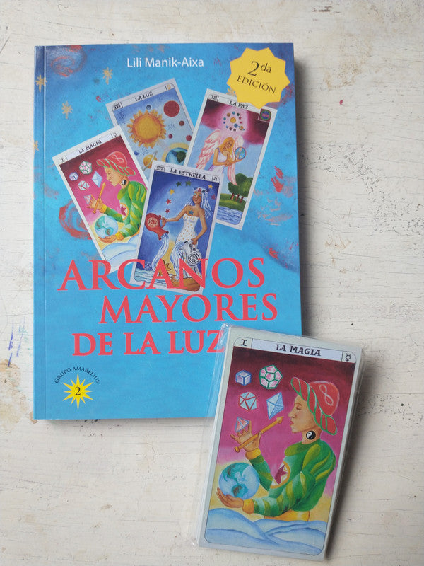 Libro usado en venta: Arcanos mayores de la luz (Incluye cartas) de Lili Manik-Aixa; editorial Aquitania impreso en 2012 envios a todo el mundo.1