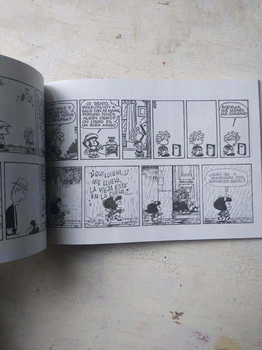 Libro usado en venta: Mundo Quino de Quino; editorial Ediciones de la Flor impreso en 2003 realizamos envios a todo el mundo.2