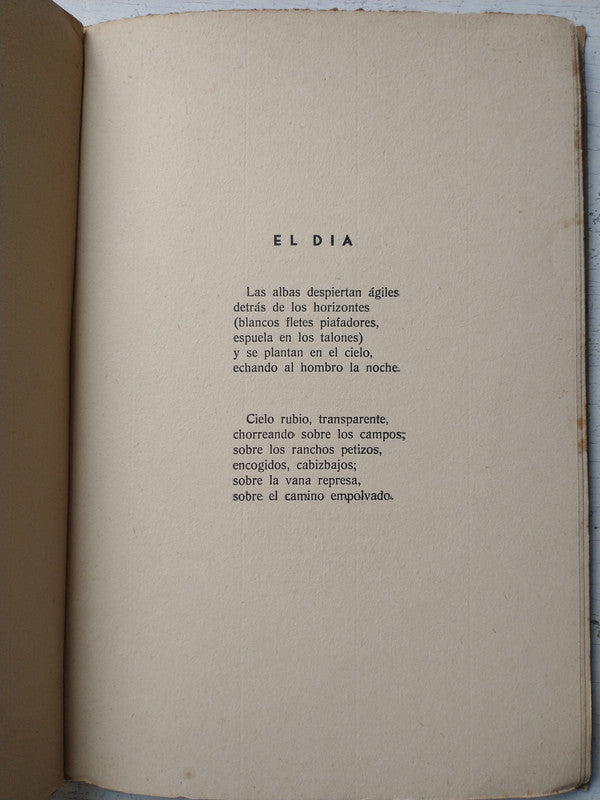 Libro usado en venta: Romances sin romance y otros poemas de Horacio G. Rava; editorial Vertical impreso en 1940 realizamos envios a todo el mundo.4