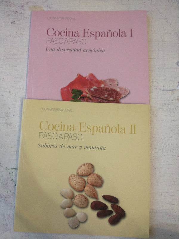 Libro usado en venta: Cocina internacional - Cocina Espa?ola (1 y 2); editorial Clarin/Sol 90 impreso en 2006 realizamos envios a todo el mundo.1