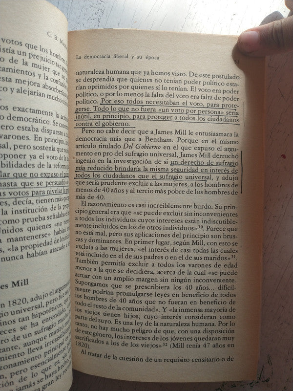 Libro usado en venta: La democracia - Liberal y su epoca de C. B. Macpherson; editorial Alianza impreso en 1977 realizamos envios a todo el mundo.2