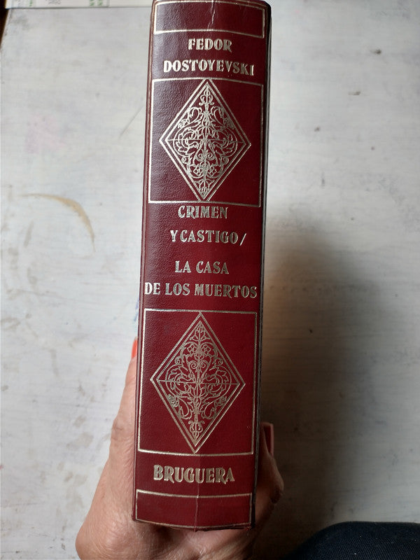 Libro usado en venta: Crimen y castigo / La casa de los muertos de Fiodor Dostoievski (Dostoyevski); editorial Bruguera impreso en 1978.4