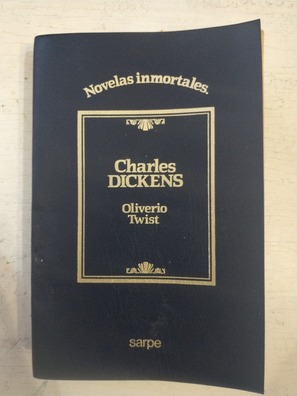 Libro usado en venta: Oliverio twist de Charles Dickens (Carlos Dickens); editorial Sarpe impreso en 1985 realizamos envios a todo el mundo.1
