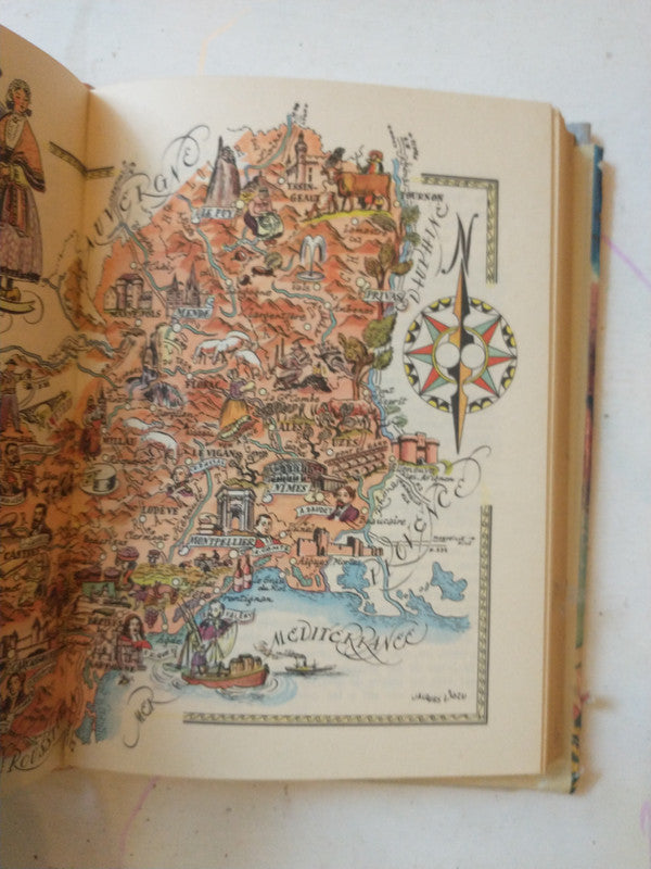 Libro usado en venta: Francia sus provincias de Dore Ogrizek; editorial Castilla impreso en 1957 realizamos envios a todo el mundo.3