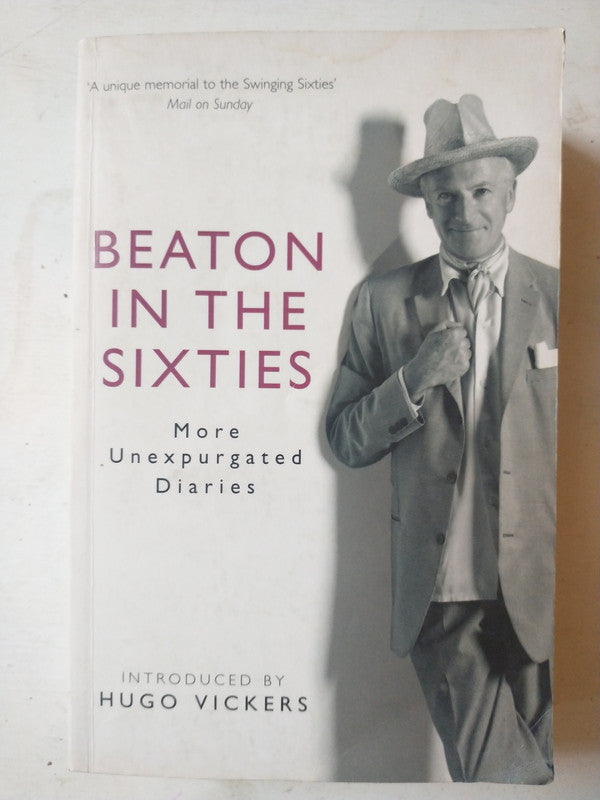 Libro usado en venta: Beaton in the sixties de Hugo Vickers; editorial Phoenix impreso en 2003 realizamos envios a todo el mundo.1
