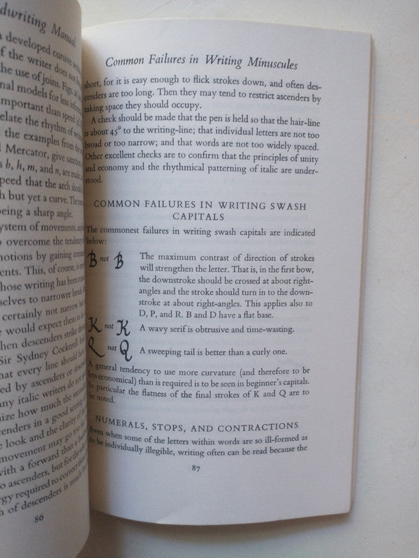 Libro usado en venta: A handwriting Manual de Alfred Fairbank; editorial Faber and Faber impreso en 1983 realizamos envios a todo el mundo.3