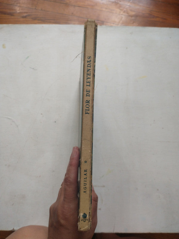 Libro usado en venta: Flor de leyendas de Alejandro Casona; editorial Aguilar impreso en 1959 realizamos envios a todo el mundo.4
