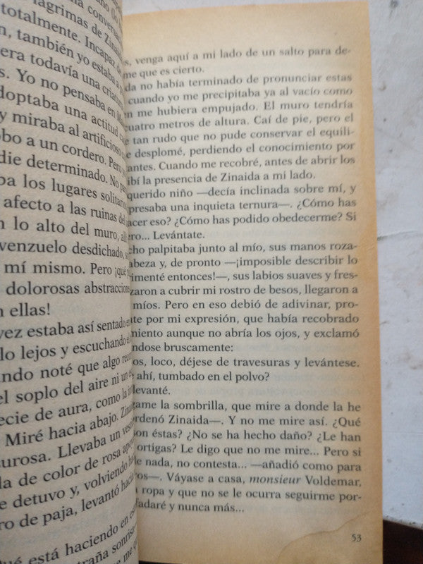 Libro usado en venta: Los dos dados dados vuelta de Maite Alvarado; editorial Libros del Quirquincho impreso en 1987 realizamos envios a todo el mundo.2