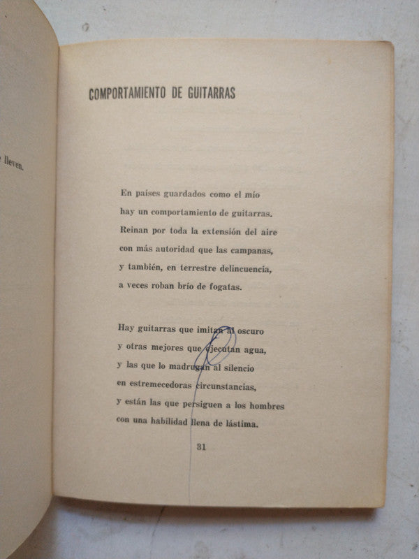 Libro usado en venta: Cuentopos de Gulubu de Maria Elena Walsh; editorial Sudamericana impreso en 1983 realizamos envios a todo el mundo.2