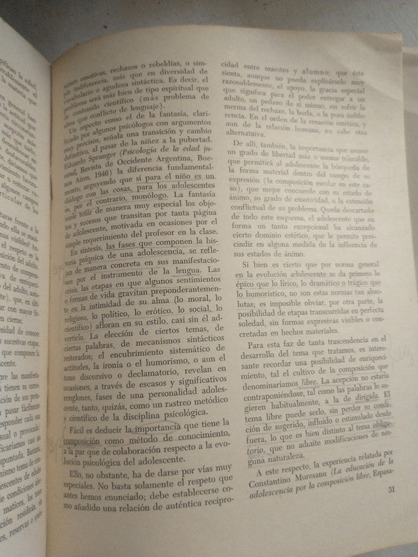 Libro usado en venta: La lengua materna en la escuela secundaria; editorial Eudeba impreso en 1962 realizamos envios a todo el mundo.2