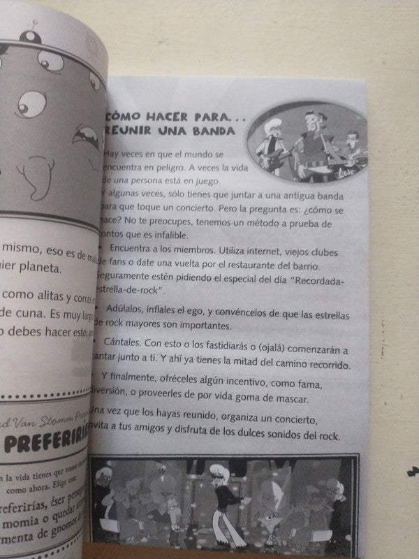 Libro usado en venta: Phineas y Ferb juegos - Guia para la vida de Carolina de Bella; editorial Disney impreso en 2012 envios a todo el mundo.2