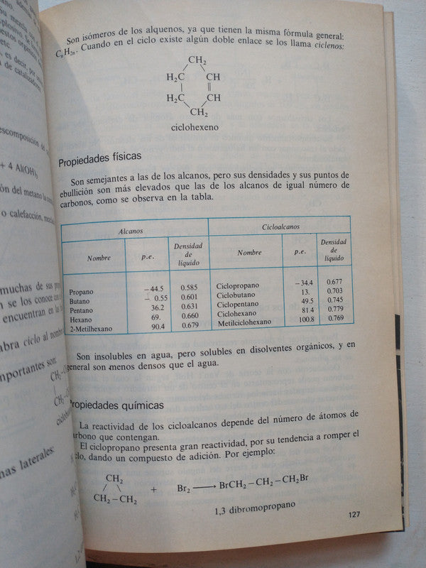 Libro usado en venta: Historia: Desde las primeras sociedades hasta el fin de la Edad Media de Benjamin F. Carabajal; Santillana impreso en 2015.2