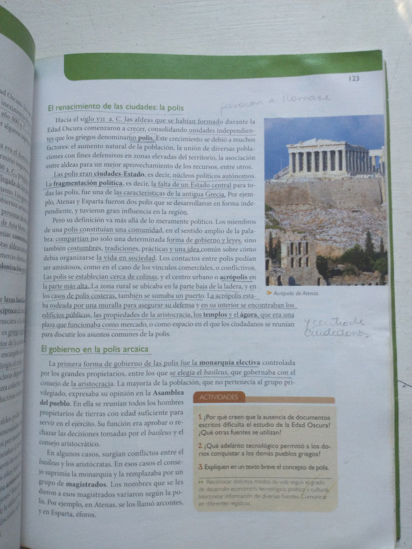 Libro usado en venta: Historia 3: Argentina, America y Europa en el siglo XIX y comienzos del XX; editorial Santillana.2