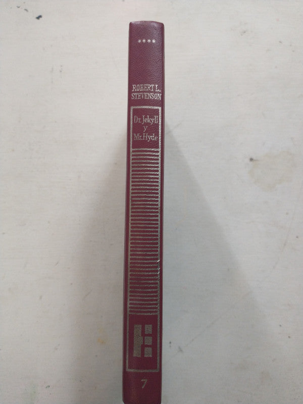 Libro usado en venta: La metamorfosis y otros relatos de Franz Kafka; editorial Hyspamerica impreso en 1983 realizamos envios a todo el mundo.2