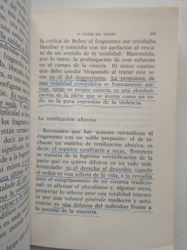 Libro usado en venta: La flecha del tiempo de Victor Massuh; editorial Sudamericana impreso en 1990 realizamos envios a todo el mundo.2