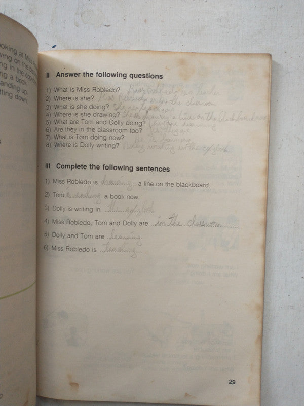 Libro usado en venta: A technical School - 1 de Fontana - Levy - Mooney; editorial Kapelusz impreso en 1980 realizamos envios a todo el mundo.3