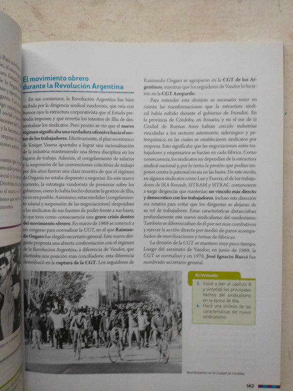 Libro usado en venta: Historia Argentina en el contexto latinoamericano y mundial de Andrea Andujar; editorial Santillana impreso en 2018.2