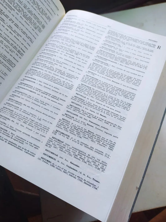Libro usado en venta: Enciclopedia del Idioma (3 Tomos) de Martin Alonso; editorial Aguilar impreso en 1968 realizamos envios a todo el mundo.2