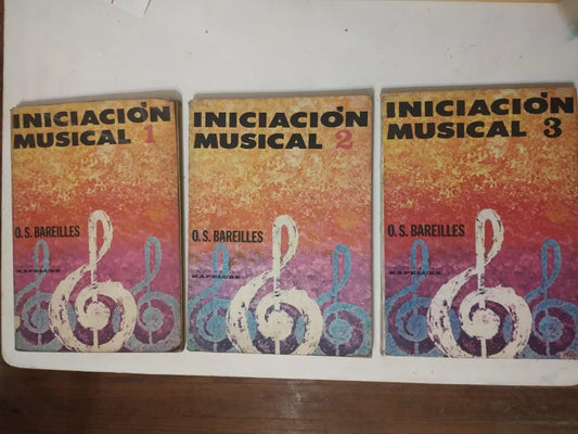 Libro usado en venta: Iniciacion musical (Vol. 1 - Vol. 2 - Vol.3) de Oscar S. Bareilles; editorial Kapelusz impreso en 1968 envios a todo el mundo.1