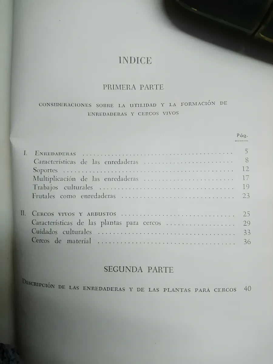 Libro usado en venta: Cercos vivos y enredaderas de W. Martinez Pintos; editorial Atlantida impreso en 1994 realizamos envios a todo el mundo.2