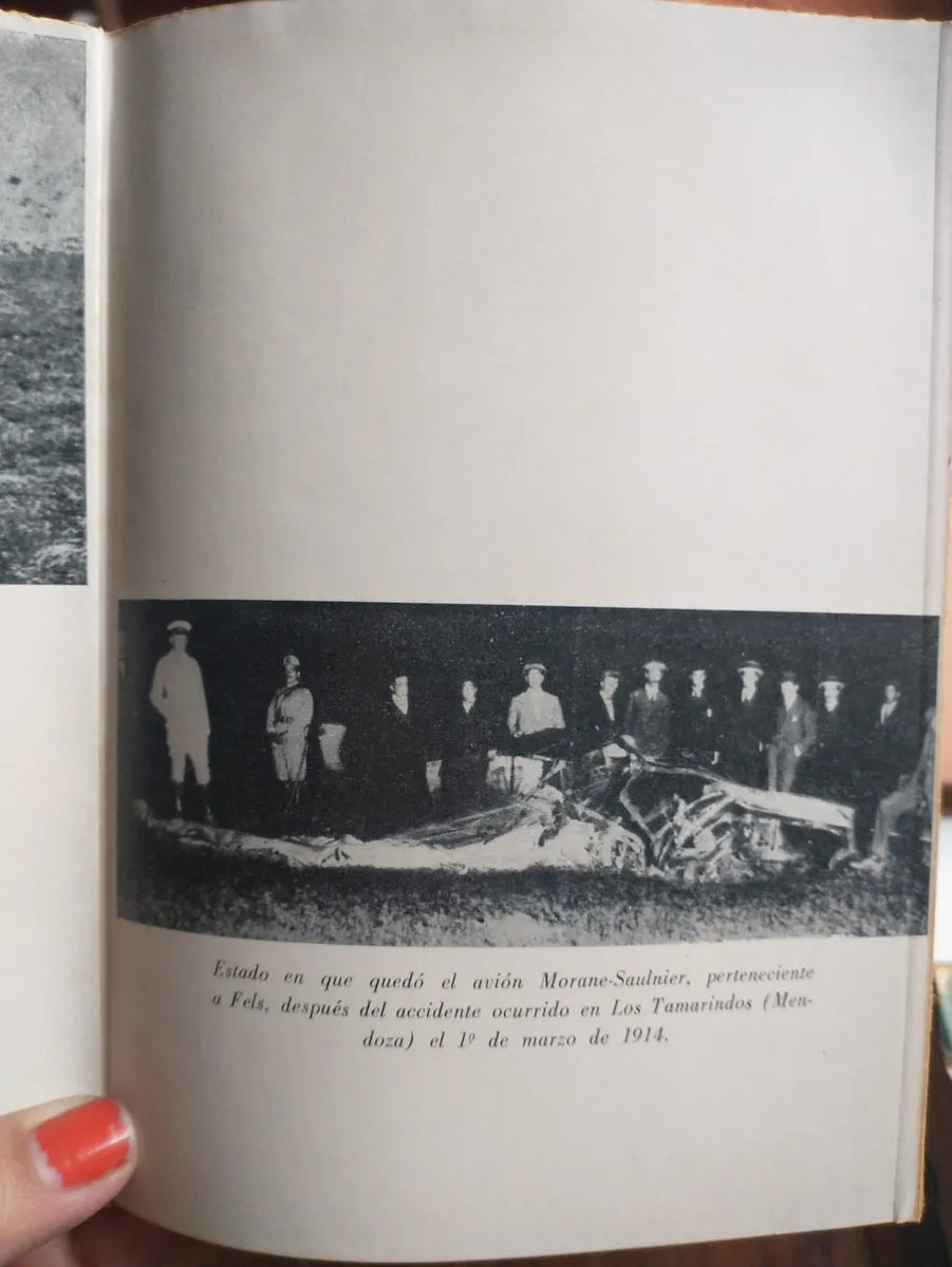Libro usado en venta: Jorge Newbery - El conquistador del espacio de Raul Larra; editorial Futuro impreso en 1960 realizamos envios a todo el mundo.2
