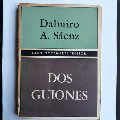 Libro usado en venta: Dos guiones de Dalmiro A. Saenz; editorial Juan Goyanarte impreso en 1966 realizamos envios a todo el mundo.1