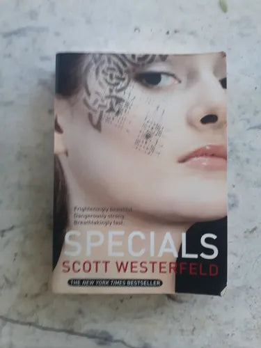 Libro usado en venta: Specials de Scott Westerfeld; editorial Simon Pulse impreso en 2007 realizamos envios a todo el mundo.1