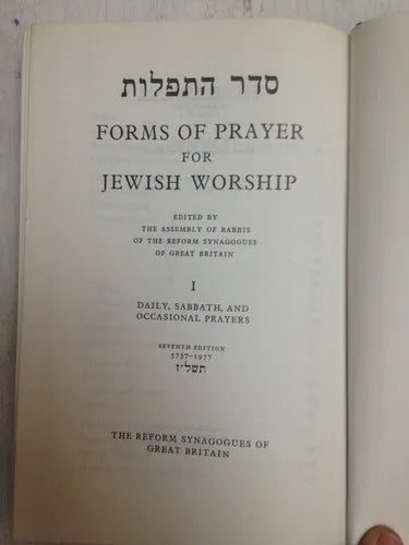 Libro usado en venta: Forms of prayer (Biling?e Ingles-Hebreo) de Daily And Sabbath; editorial The reform synagogues of Great Britain impreso en 1977.1