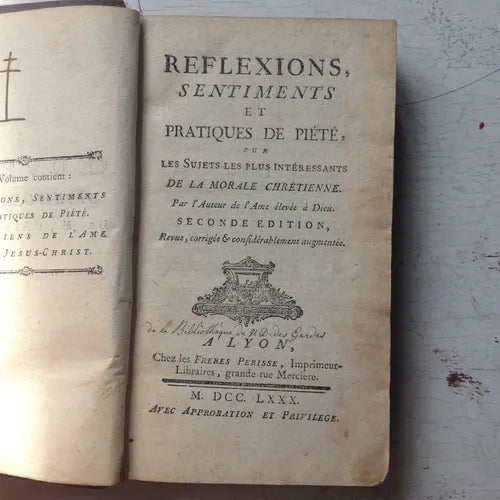 Libro usado en venta: Reflexions, sentiments et pratiques de piete de L'Ame elevee a Dieu; editorial Chez les Freres Perisse impreso en 1780.1
