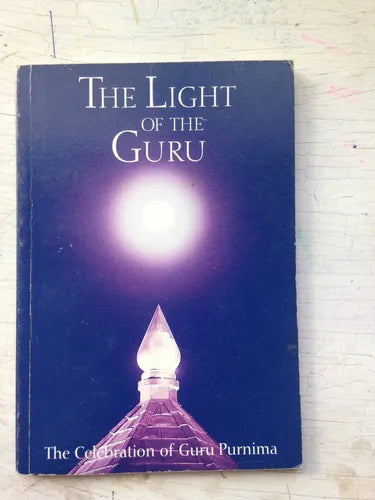 Libro usado en venta: The light of the Guru; editorial Siddha Yoga impreso en 1994 realizamos envios a todo el mundo.1